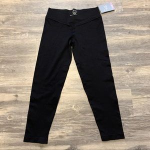 NEW with tags black capri athletic leggings by Nux